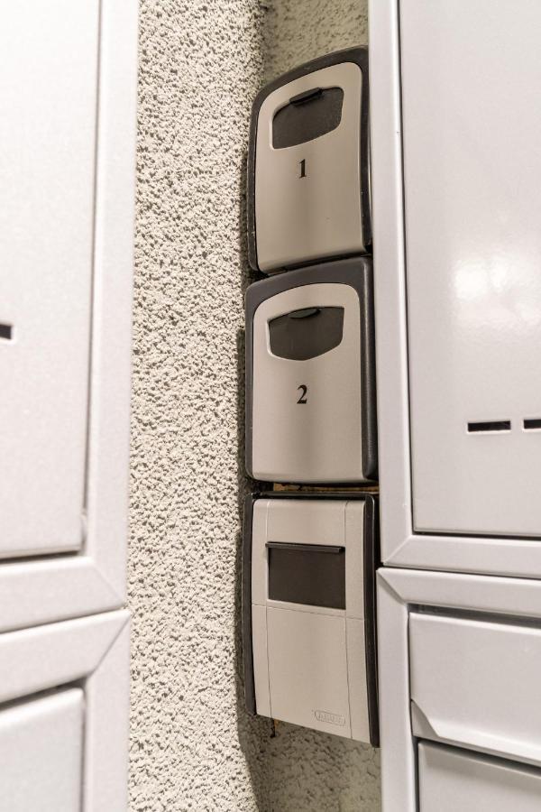 Brand New Studio Apartment #21 With Free Secure Parking In The Center 布拉格 外观 照片